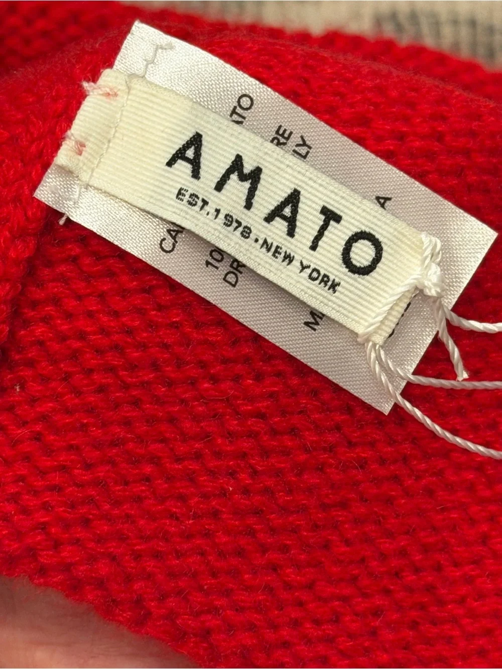 NWT AMATO NEWYORK Carolina Amato 100% Cashmere red beanie